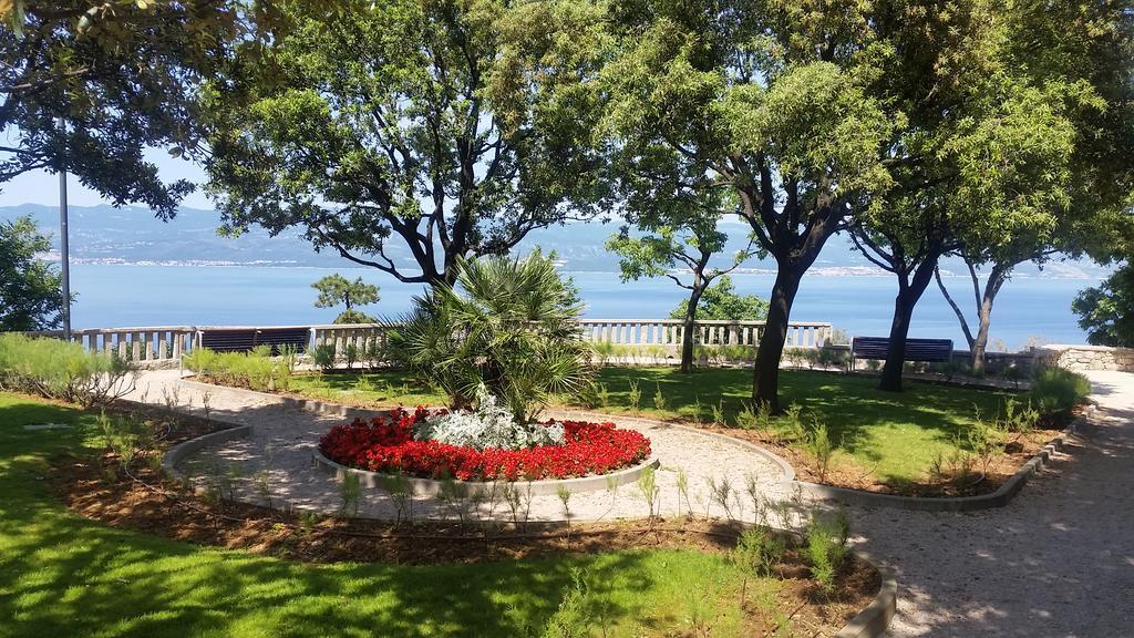 Gospoja Park & Beach Apartment Врбник Экстерьер фото